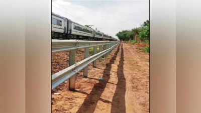 संरक्षण कुंपण टाळणार रेल्वे अपघात, प्राण्यांना रोखण्यासाठी मुंबई-अहमदाबाद रेल्वेमार्गावर स्टीलचे रेलिंग