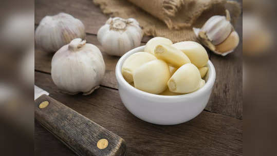 Garlic Side Effects: রসুন উপকারী! তবে এই রোগে এমন উপকারী এক প্রাকৃতিক উপাদানকেও এড়িয়ে চলতে হবে বৈকি 