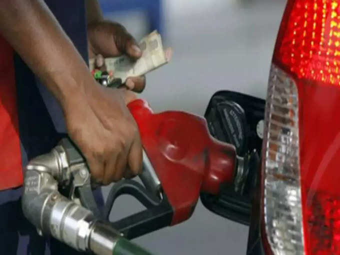 ​भारत से सस्ता पेट्रोल