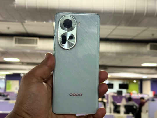 Oppo Reno 11 5G Review: प्लास्टिक बॉडी, हैंगिंग इशू की शिकायत, लेकिन कैमरा है दमदार 