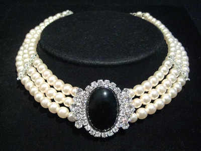 Pearl Jewelry: మగువల నగల బాక్స్‌లో కచ్చితంగా ఉండాల్సిన 4 ముత్యాల నగలు ఇవే..!