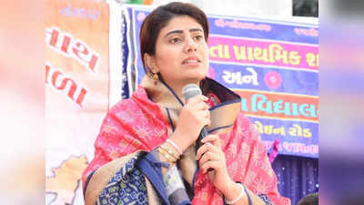 Ravindra Jadeja Controversy : ছেলে-ব‌উমা দেখে না! রবীন্দ্র জাদেজার বাবার অভিযোগের পালটা রিভাবার