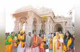 रामलला के दरबार पहुंचे केजरीवाल और भगवंत मान, परिवार सहित विशेष पूजा में लिया हिस्सा
