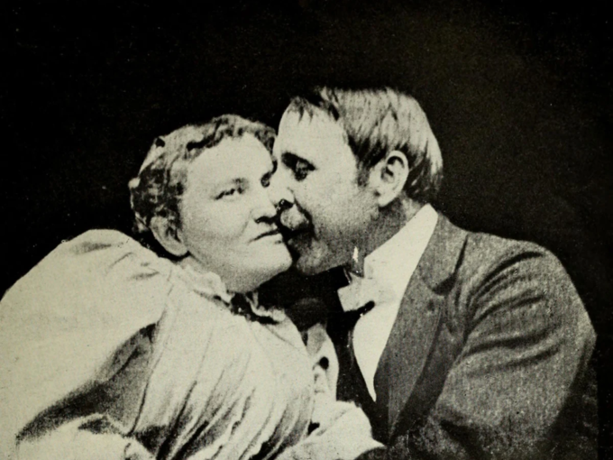 ​திரைப்படத்தில் முதல் முத்தம் (1896)