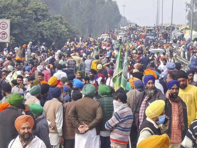 हजारों की संख्या में आ रहे किसान दिल्ली