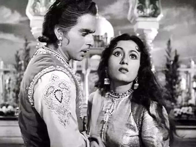 know-the-rare-facts-and-love-story-of-madhubala-with-dilip-kumar-and-kishore-kumar-on-her-birthday-80906217.