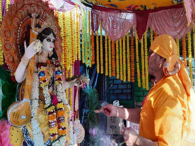 Saraswati Puja Bhog: আজ দেবী সরস্বতীকে নিবেদন করুন এই পাঁচ ভোগ, সুখী-সম্পন্ন হবে জীবন