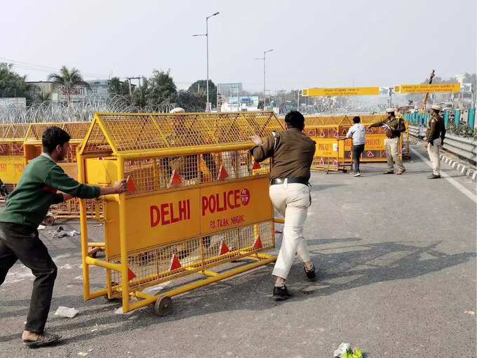 किसानों के उग्र तेवर को देखते हुए अलर्ट मोड पर दिल्ली पुलिस