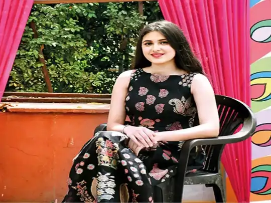 दंगल' फेम सुहानी भटनागर का 19 साल की उम्र में निधन, आमिर खान की फिल्‍म में  बनी थीं छोटी बबीता फोगाट - dangal girl suhani bhatnagar passes away at 19  played younger