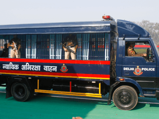 घुड़सवारों से लेकर आधुनिक SWAT, कुछ अलग ही है दिल्ली पुलिस का स्वैग 