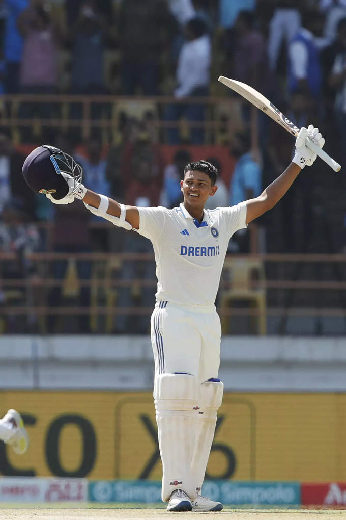 एक टेस्ट सीरीज में भारत के लिए सबसे ज्यादा रन बनाने वाले लेफ्टी बल्लेबाज