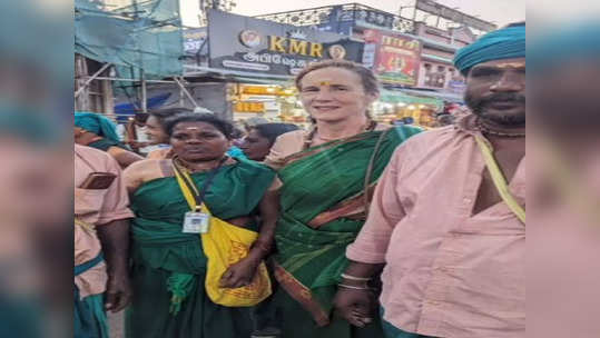 பழனி முருகன் கோயிலுக்கு  பாதயாத்திரை வந்த ஸ்பெயின் நாட்டு  பெண்!