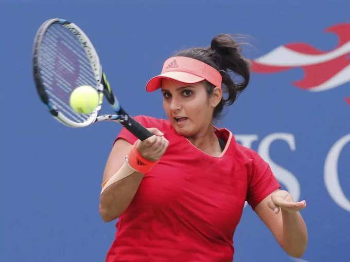सानिया मिर्जा पेशे से थी टेनिस खिलाड़ी 