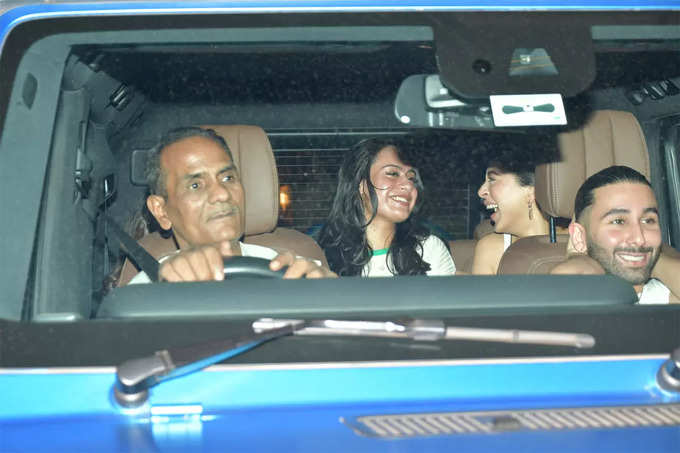 Naysa Devgan parties in La loca Maria with Orry