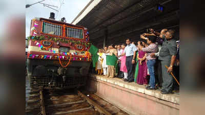 मणिनगर से पहले राेज अटकती है संकल्प फास्ट पैसेंजर ट्रेन, समय पर दफ्तर नहीं पहुंच पा रहे दैनिक यात्री