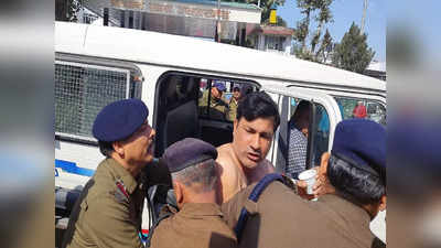 उत्तराखंड विधानसभा बजट सत्र के बीच कपड़े उतारकर पहुंच गए आप नेता, रविंद्र आनंद को पुलिस ने किया गिरफ्तार