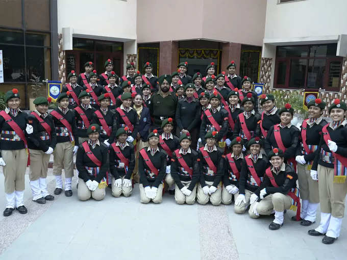 सैनिक स्कूल (Sainik Schools)
