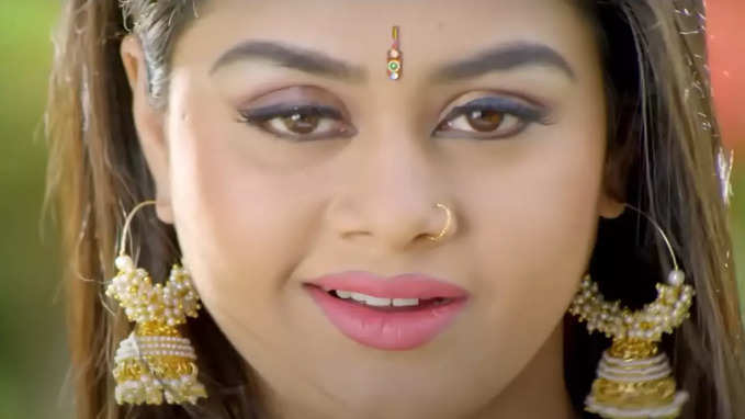 Bhojpuri Video Song: खूबसूरती ऐसी कि जिगर पर चलने लगे छु‍र‍ियां, गाना ऐसा बवाल कि 5 साल में 5 करोड़ बार देख चुके हैं दीवाने
