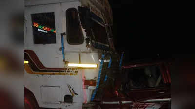 शाहजहांपुर में बारातियों से भरी बोलेरो में ट्रक ने मारी टक्कर, शादी से लौट रहे 3 लोगों की दर्दनाक मौत