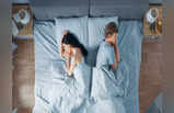 ऐसे लोग पार्टनर से आज ही लें Sleep Divorce, पहली रात से मिलेंगे 10 काम के फायदे