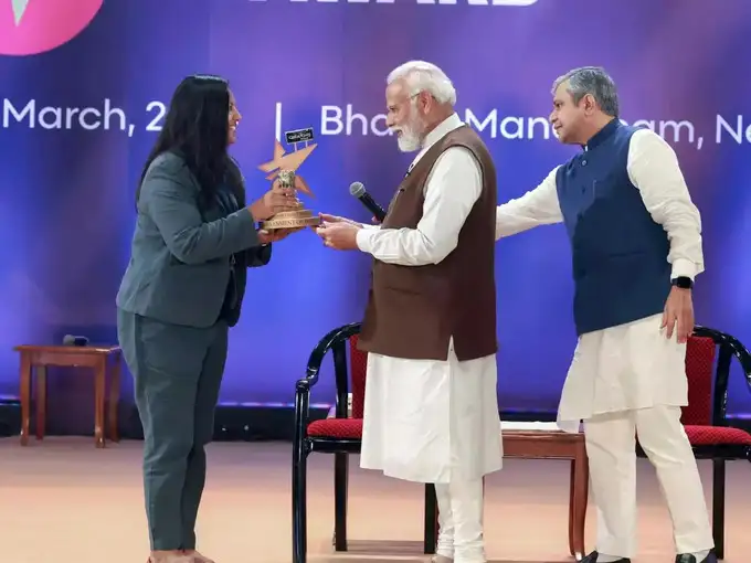 7. पंक्ति पांडे 