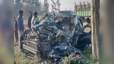 लखीमपुर खीरी: तेज रफ्तार SUV ट्रैक्‍टर से जा टकराई, उत्‍तराखंड के 3 युवकों की मौत, 2 घायल