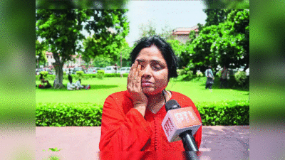 लखीमपुर: कवयित्री मधुमिता की बहन के घर फायरिंग, निधि शुक्‍ला ने अमरमणि त्रिपाठी पर लगाए संगीन आरोप