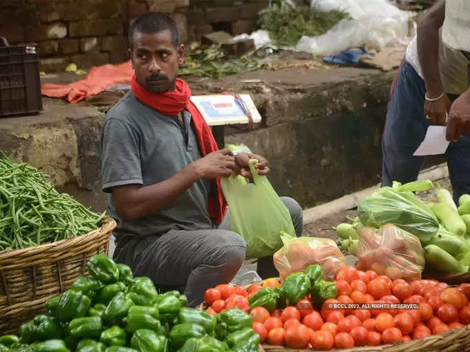 लगातार बढ़ रहे सब्जियों के दाम