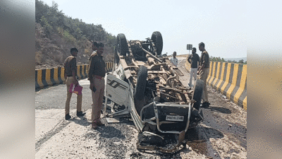 Mirzapur Accident: ट्रक ने बोलेरो और बाइक को रौंदा, तीन की दर्दनाक मौत, 6 घायल
