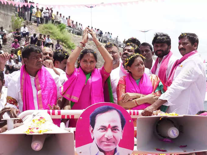 k kavitha KCR