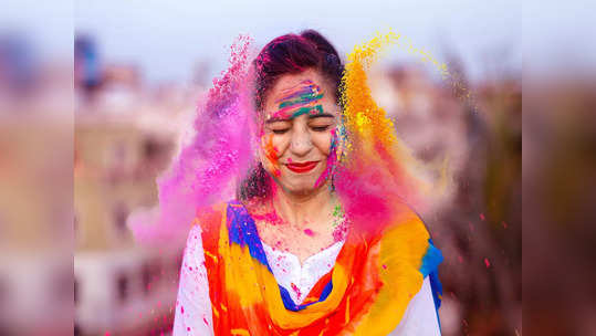 Holi Hair Care: দোলের রং লাগলেও বাড়বে না হেয়ার ফল! হোলির আগে ও পরে মেনে চলুন আয়ুর্বেদের এই কয়েকটি সহজ নিয়ম