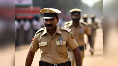 पुलिसवाले ने तोड़ा ट्रैफिक सिग्नल! दिल्ली में राहगीर ने बनाया वीडियो तो लगा दी दौड़