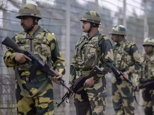 दलाल की मदद से भारत में घुसने की कोशिश... BSF ने पश्चिम बंगाल में एक बांग्लादेशी नागरिक को बॉर्डर से पकड़ा