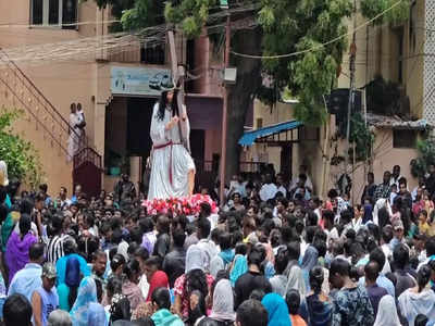 புனித வெள்ளி: தூத்துக்குடி பனிமயமாதா ஆலயத்தில் சிலுவைப்பாதை வழிபாடு!