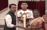 चौधरी चरण सिंह समेत 4 शख्सियतों को मिला भारत रत्न, राष्ट्रपति मुर्मू ने दिया देश का सर्वोच्च पुरस्कार