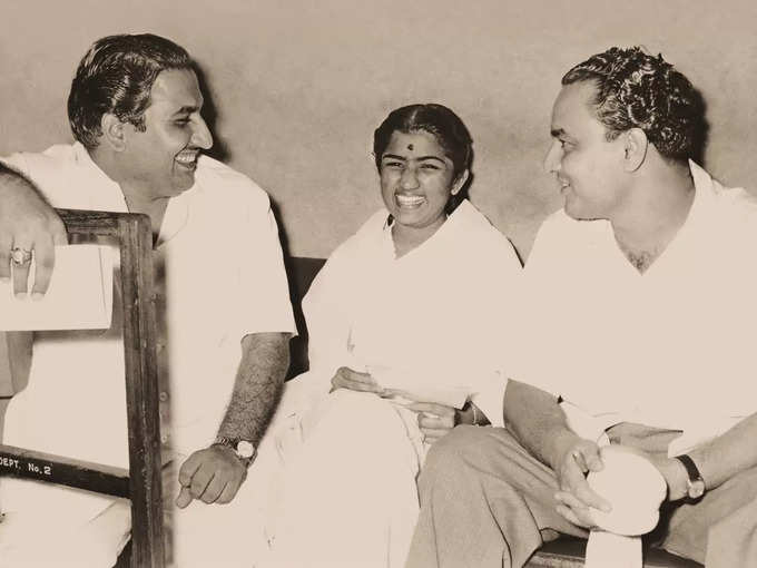 rafi-and-mukesh-with-lata