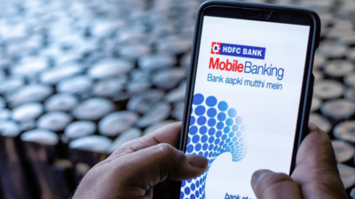 मोबाईल बँकींगचा वापर करत असाल तर चुकूनही करू नका ‘ही’ कामे, HDFC बँकेने दिली सूचना