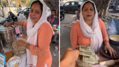Trending Video: सड़क पर रेहड़ी लगाने वाली महिला से मांगा 2 हजार रुपये का खाना, आगे जो हुआ उसे देखकर लोग दुआएं देने लगे