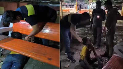नशे में पार्क की बेंच पर सो रहा था शख्स, नींद में ऐसी करवट ली कि पुलिस को आकर करनी पड़ी मदद, वीडियो वायरल
