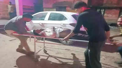 अमेठी में पूर्वांचल एक्सप्रेस-वे पर हादसा... हाइवे पर पलटे टैंकर से टकराई कार, एक युवक की मौत, 3 घायल