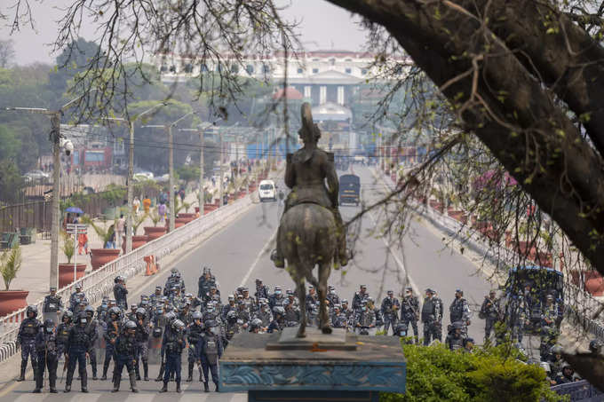 Protesters demanding restoration of Nepal&#39;s monarchy clash with police