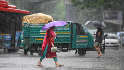 ગુજરાતમાં 3 દિવસ ગાજવીજ સાથે વરસાદની આગાહી, તાપમાન 3 ડિગ્રી ઘટી જશે