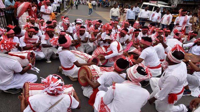 ​1961 में बैलगाड़ियों पर पहली बार निकाली गई शोभायात्रा​