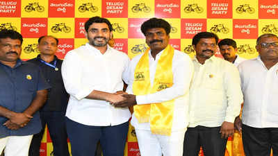 టీడీపీలో చేరిన వైఎస్ జగన్ సన్నిహితుడు.. ఇటీవలే ఇడుపులపాయ నుంచి విశాఖకు పాదయాత్ర