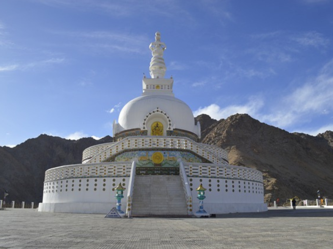 On which dates can we go to Ladakh?