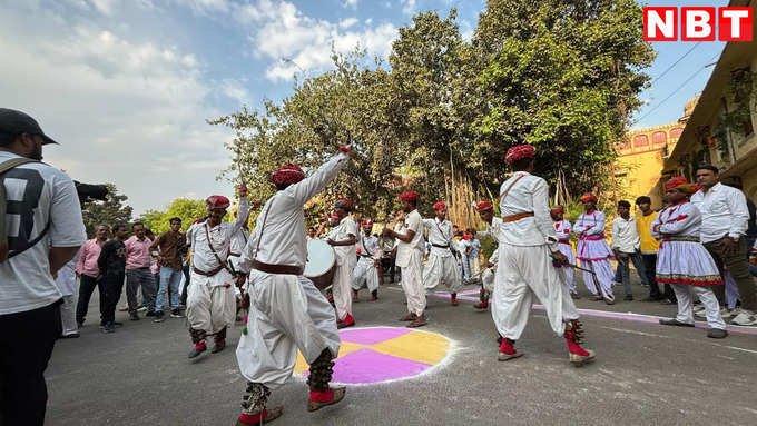 ​गणगौर की सवारी में लोक कलाकारों ने दी प्रस्तुतियां​