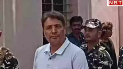 Chhattisgarh Liquor Scam: पूर्व विशेष सचिव गिरफ्तार, अनवर ढेबर की रिमांड 18 अप्रैल तक बढ़ी