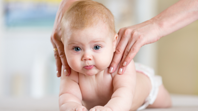 ​अपने शिशु की मालिश के लिए सबसे अच्छा तेल कैसे चुनें?