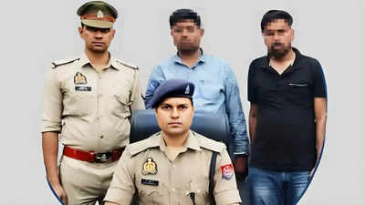 सादे कपड़ों में पहुंचे पुलिसकर्मी, गाजियाबाद में एटीएम कार्ड बदलने वाले दो अरेस्ट, जानिए कैसे लगाते थे लोगों को चूना