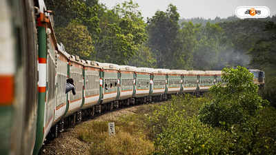 Kolkata To Bangladesh Train : নামমাত্র খরচে বিদেশভ্রমণ! কলকাতা থেকে ঢাকা ট্রেনভাড়া জানেন?